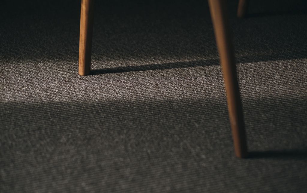 均一の中にさまざまな表情をもつウールカーペット「WOOLFLOORING」