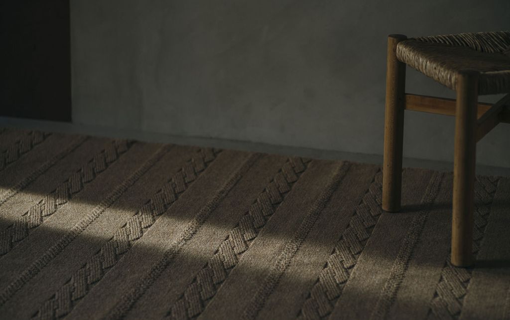 デザイン性のある織り模様をもつWOOLRUG